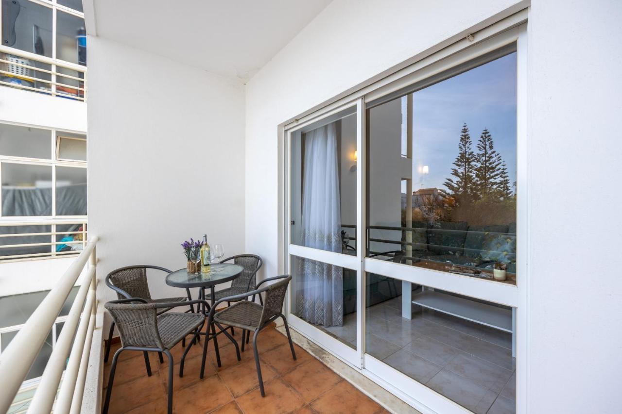 Stylish Seashore Apartment Lagos Exterior photo